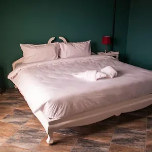 Khao Lak hotels &amp; apartments, all accommodations in Khao Lak